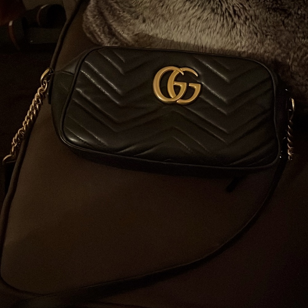 Pre- loved Gucci Marmont Crossbody Bag.